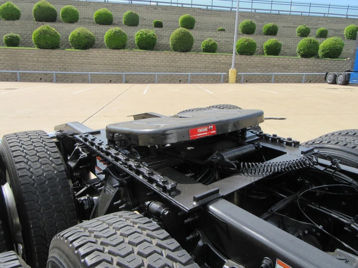 2025 Freightliner Cascadia — photo 17