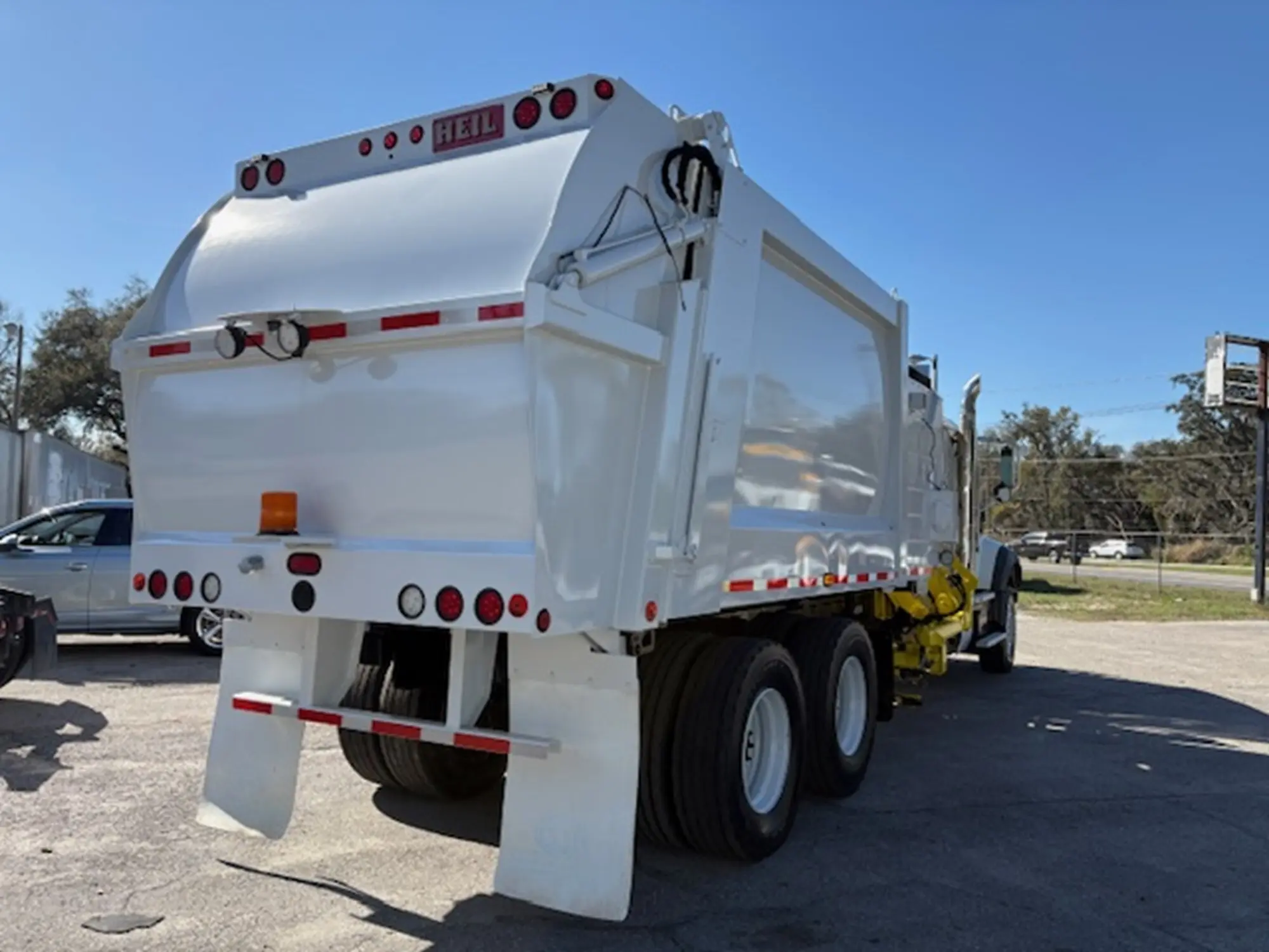 2016 Mack Granite — photo 17