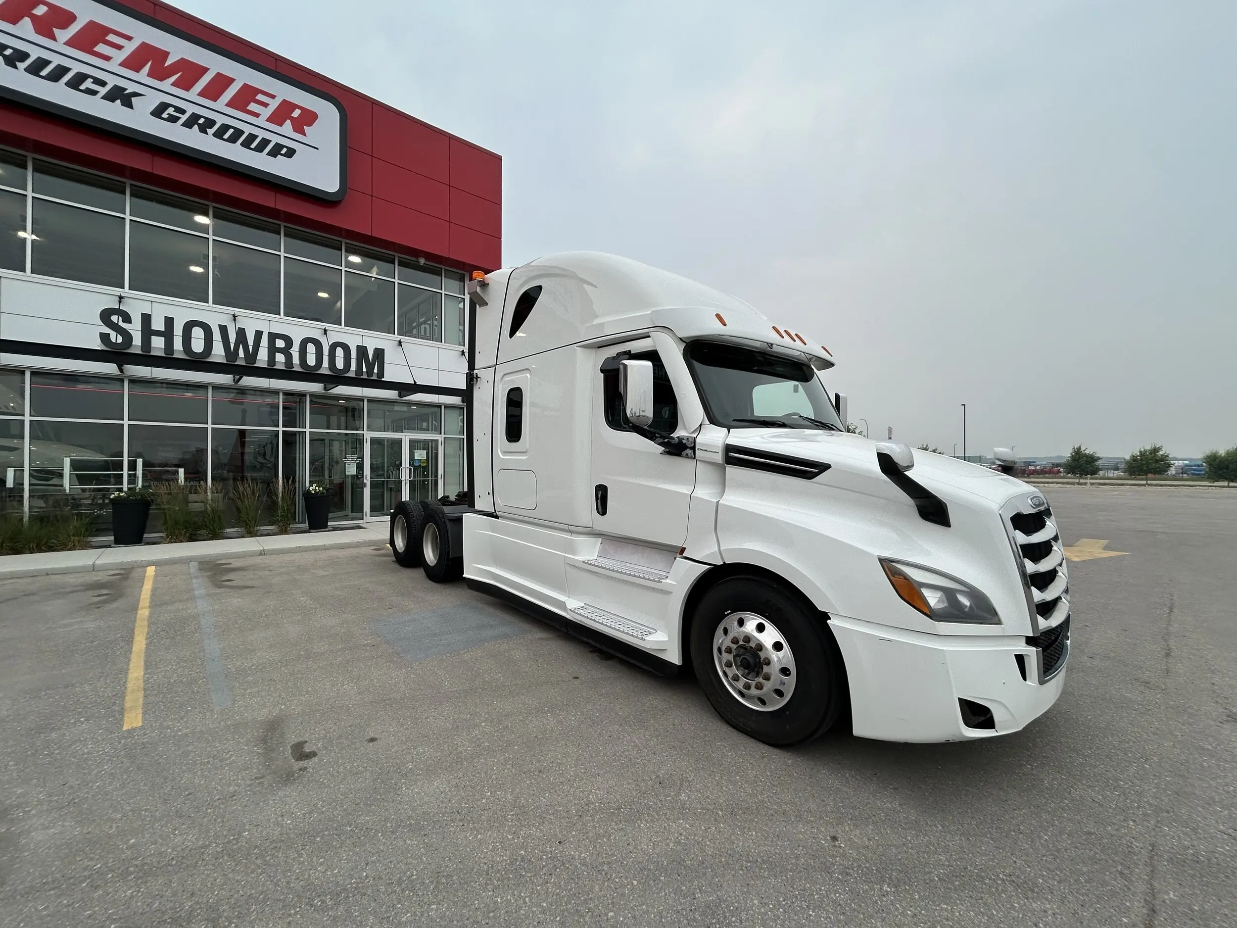 2021 Freightliner Cascadia — photo 3