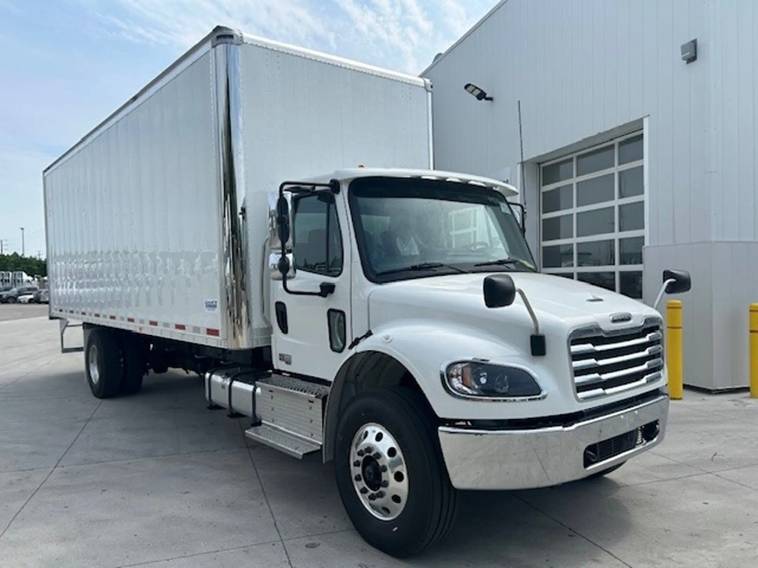 2026 Freightliner M2 106 — photo 2