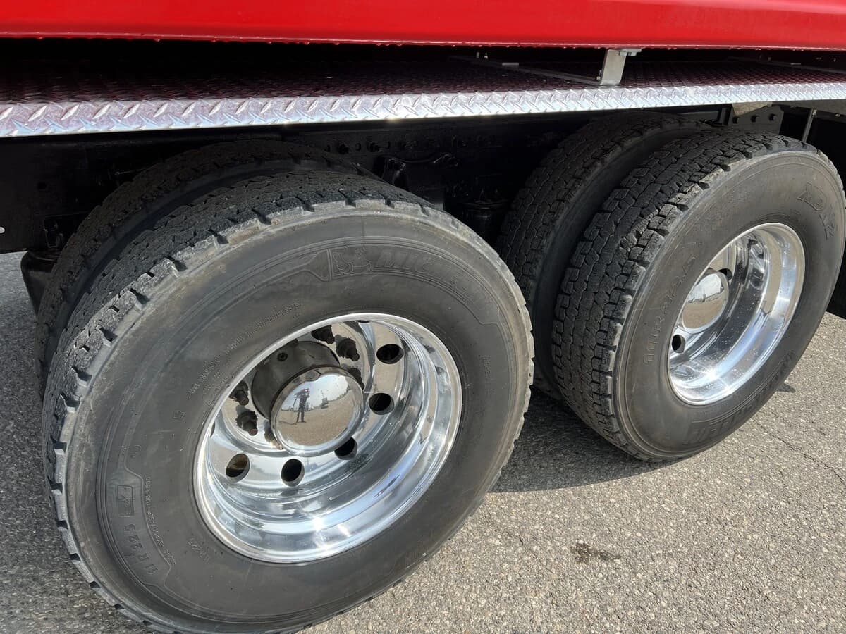 2019 Freightliner Cascadia — photo 13