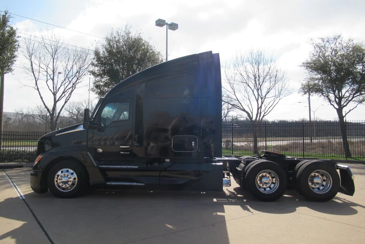 2023 Kenworth T680 — photo 6