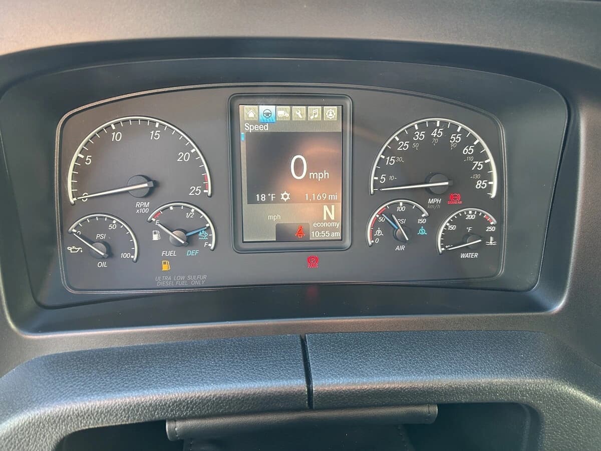 2026 Freightliner Cascadia — photo 16