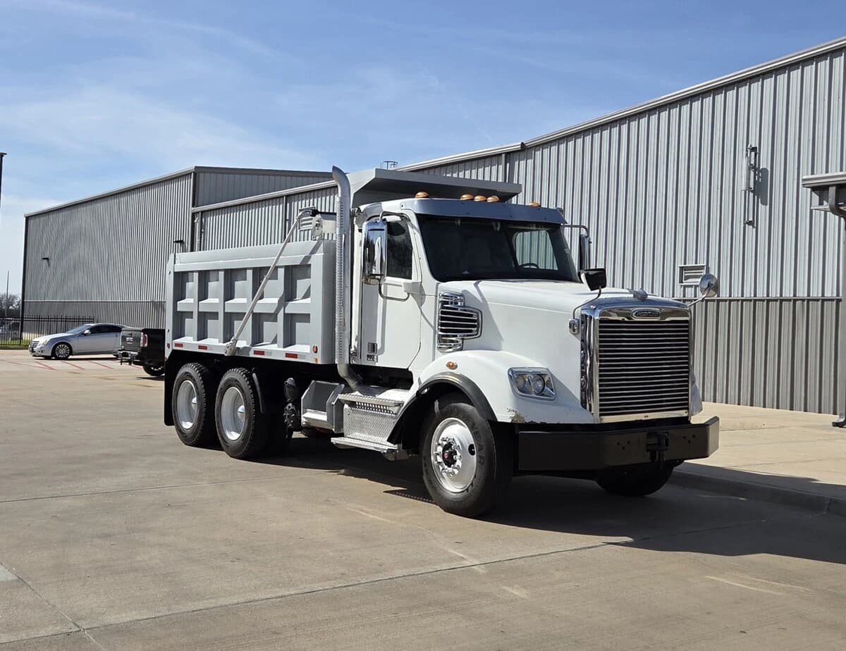 2021 Freightliner 122SD — photo 3