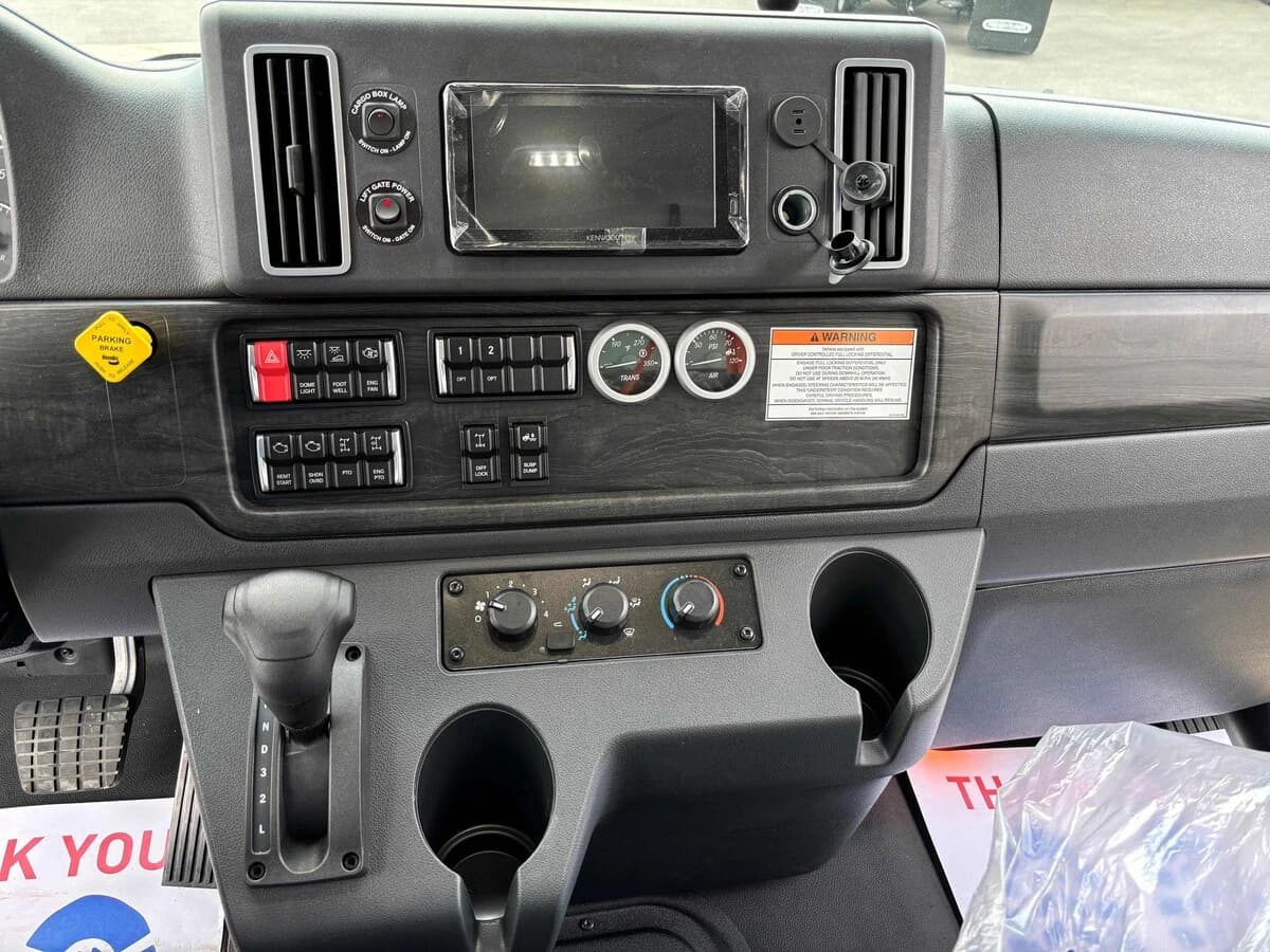 2027 Freightliner M2 106 — photo 13