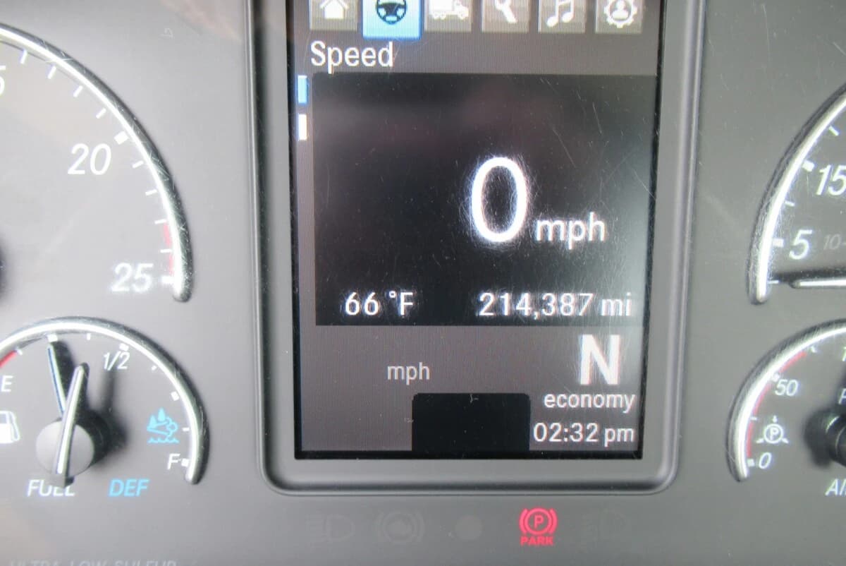 2024 Freightliner Cascadia — photo 18