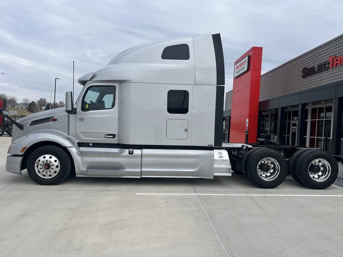 2023 Peterbilt 579 — photo 13