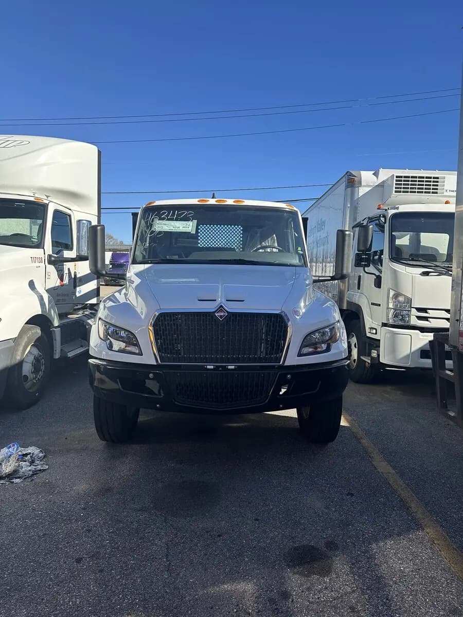 2025 International MV — photo 2