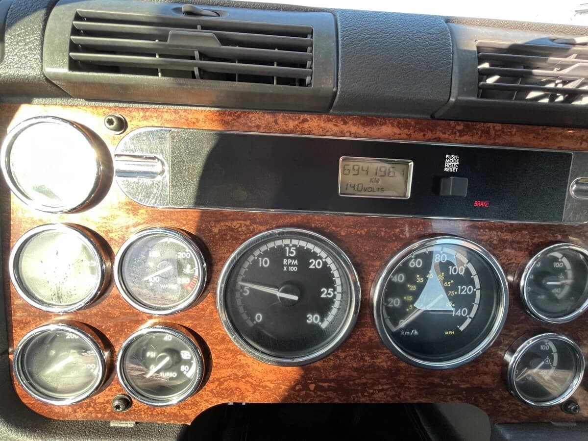 2012 Freightliner Cascadia — photo 29