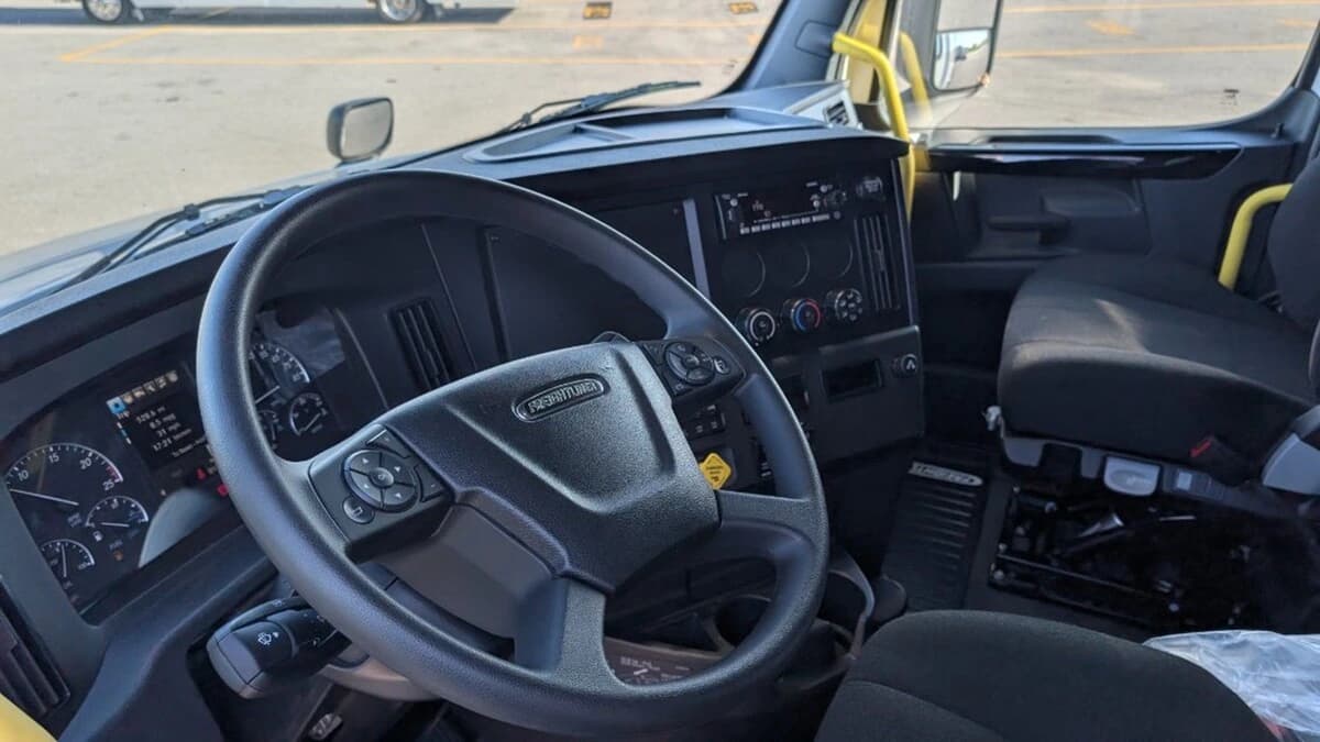 2026 Freightliner Cascadia — photo 14