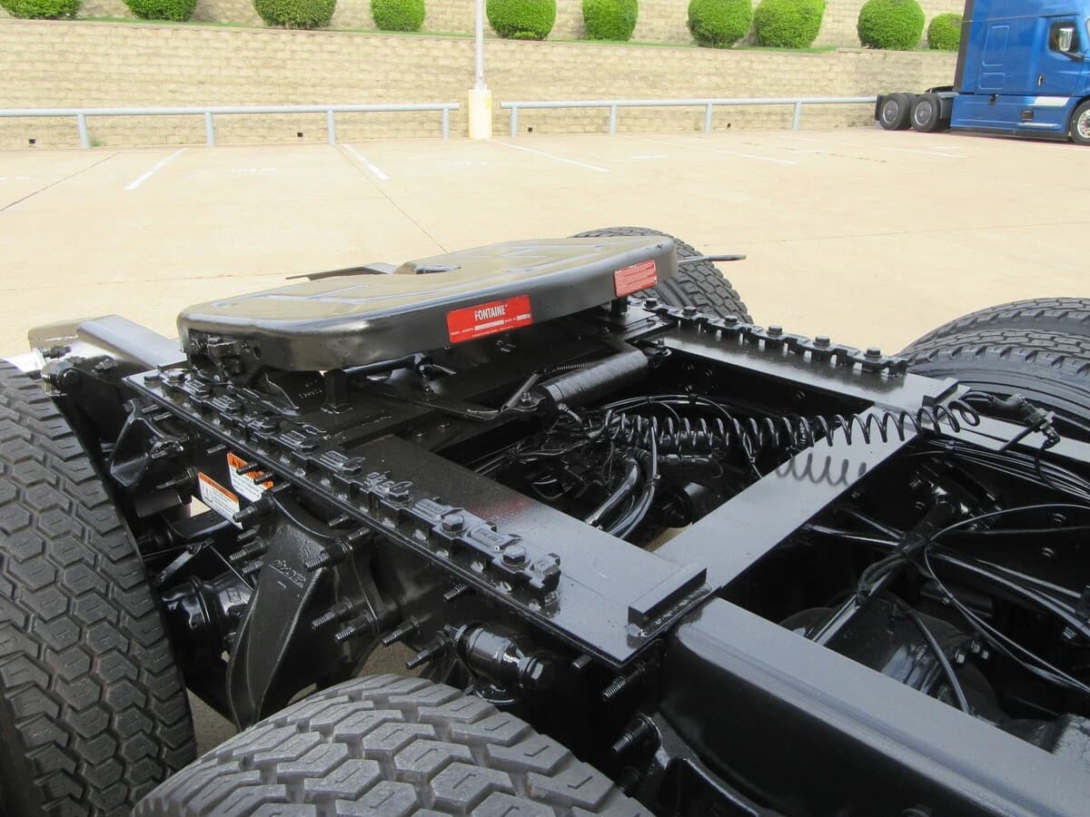 2025 Freightliner Cascadia — photo 17