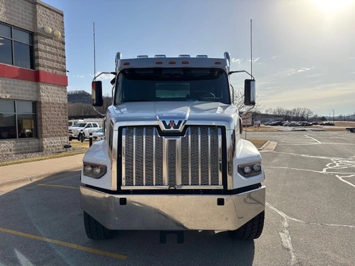 2025 Western Star 49X — photo 2
