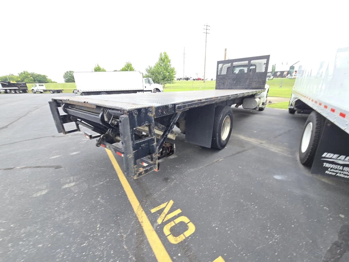 2017 International 4300 — photo 5