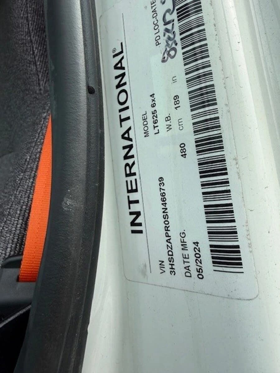 2025 International LT — photo 9