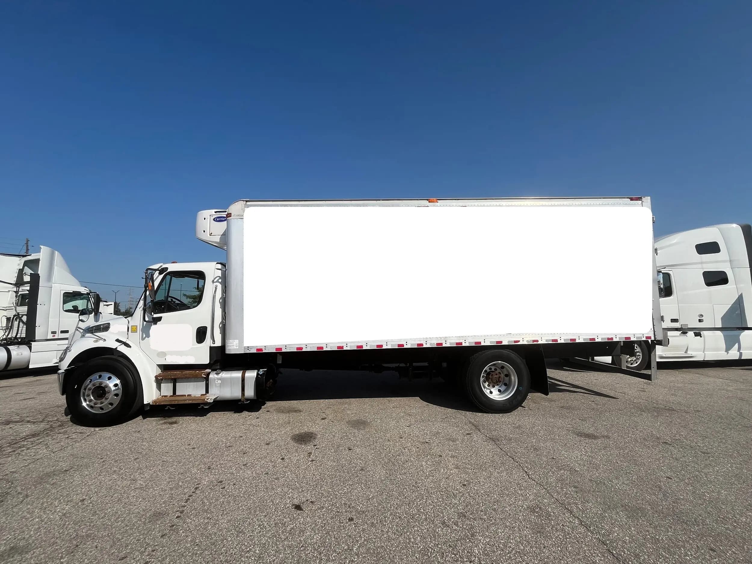 2019 Freightliner M2 106 — photo 5