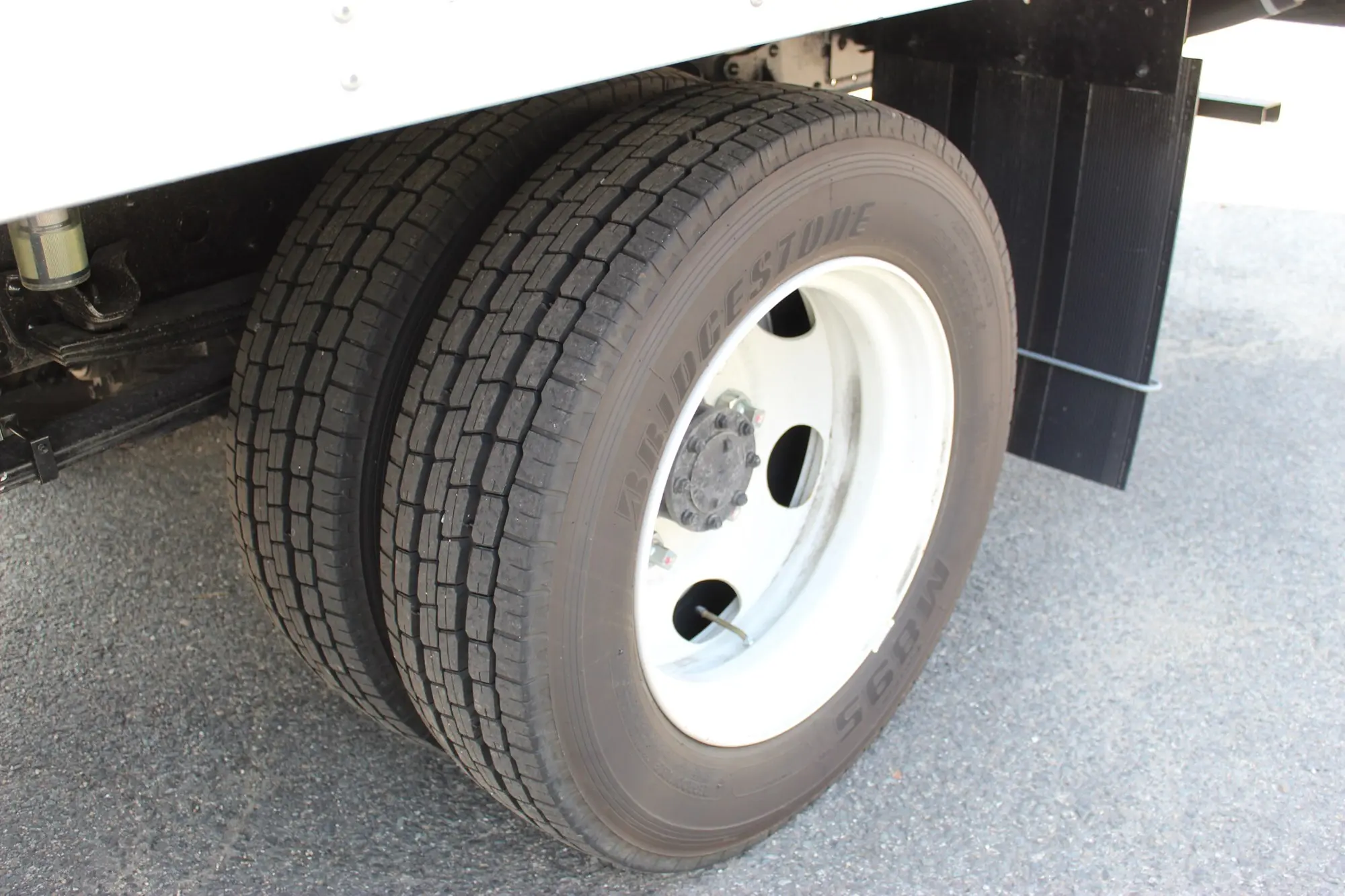 2024 Isuzu NRR — photo 19