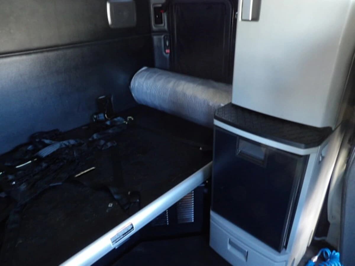 2023 Kenworth T680 — photo 18