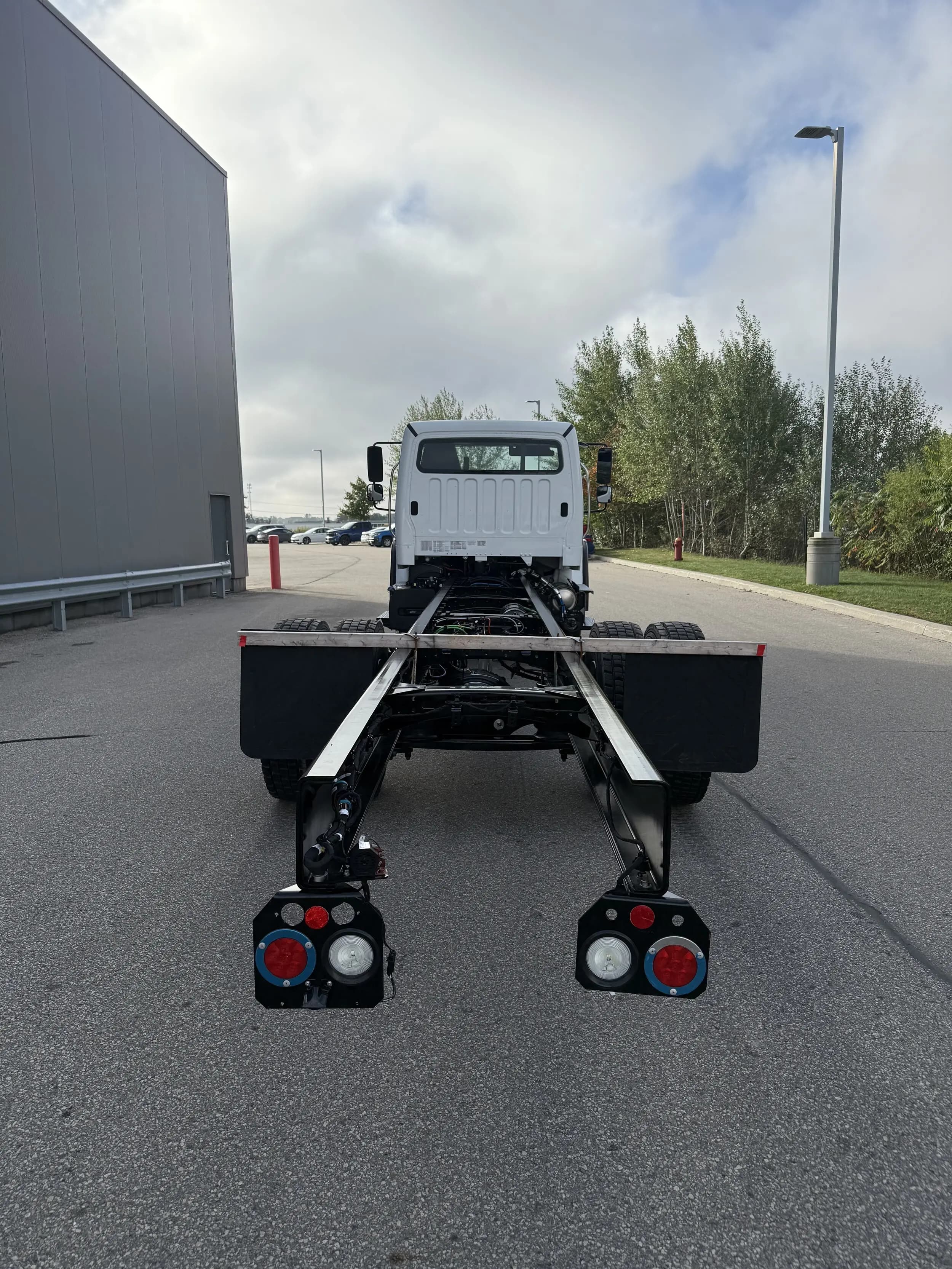 2026 Freightliner M2 106 — photo 2