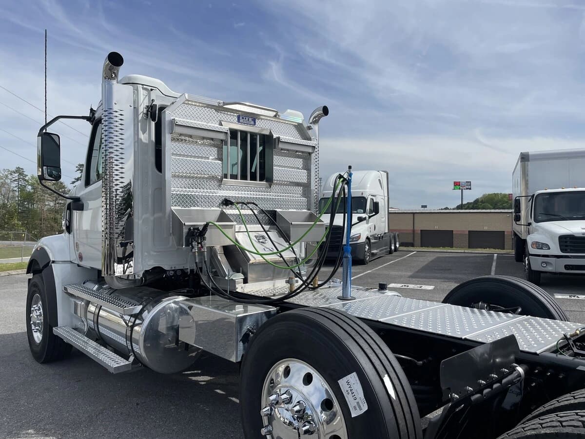 2027 Western Star 49X — photo 17