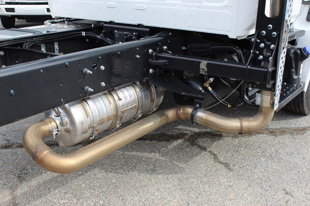 2025 Hino L7 — photo 8