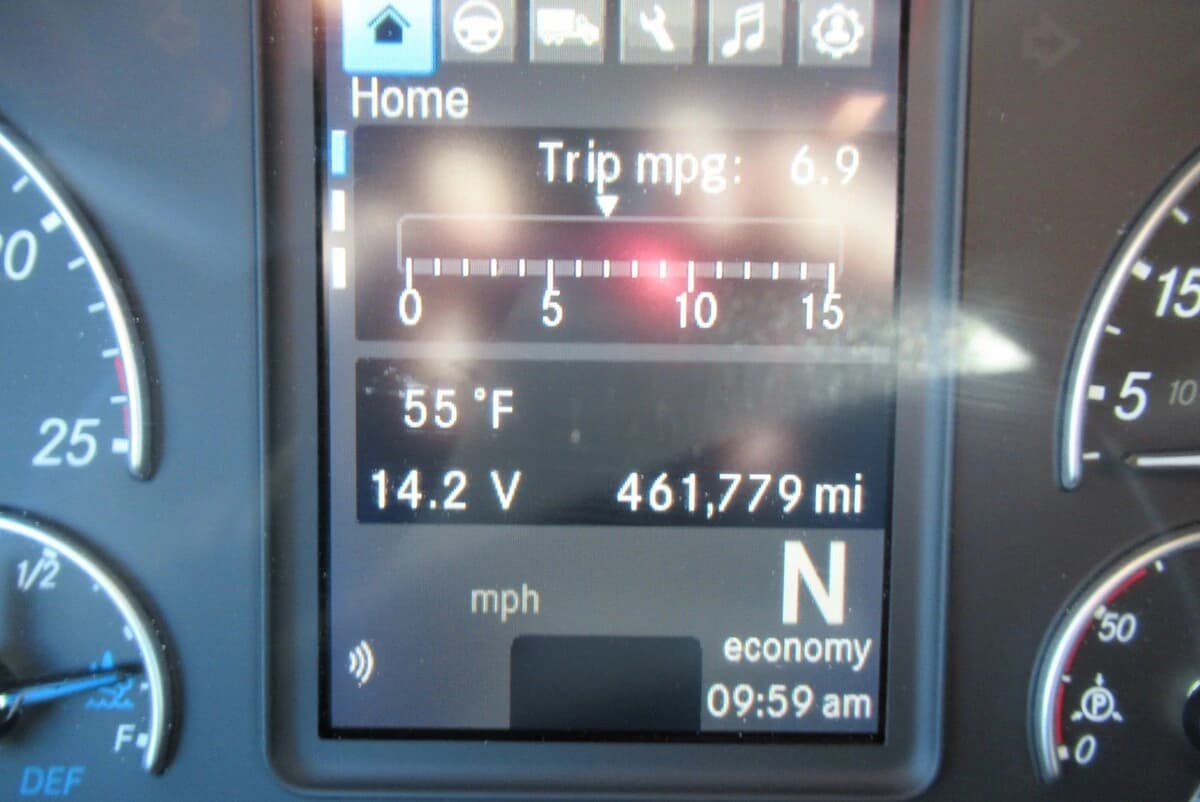 2023 Freightliner Cascadia — photo 18