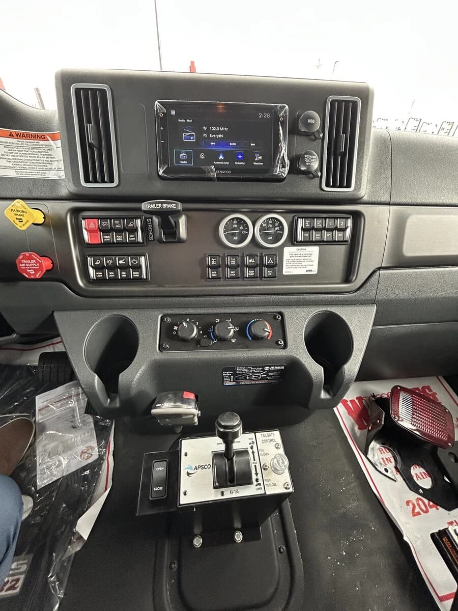 2026 Freightliner M2 106 — photo 13