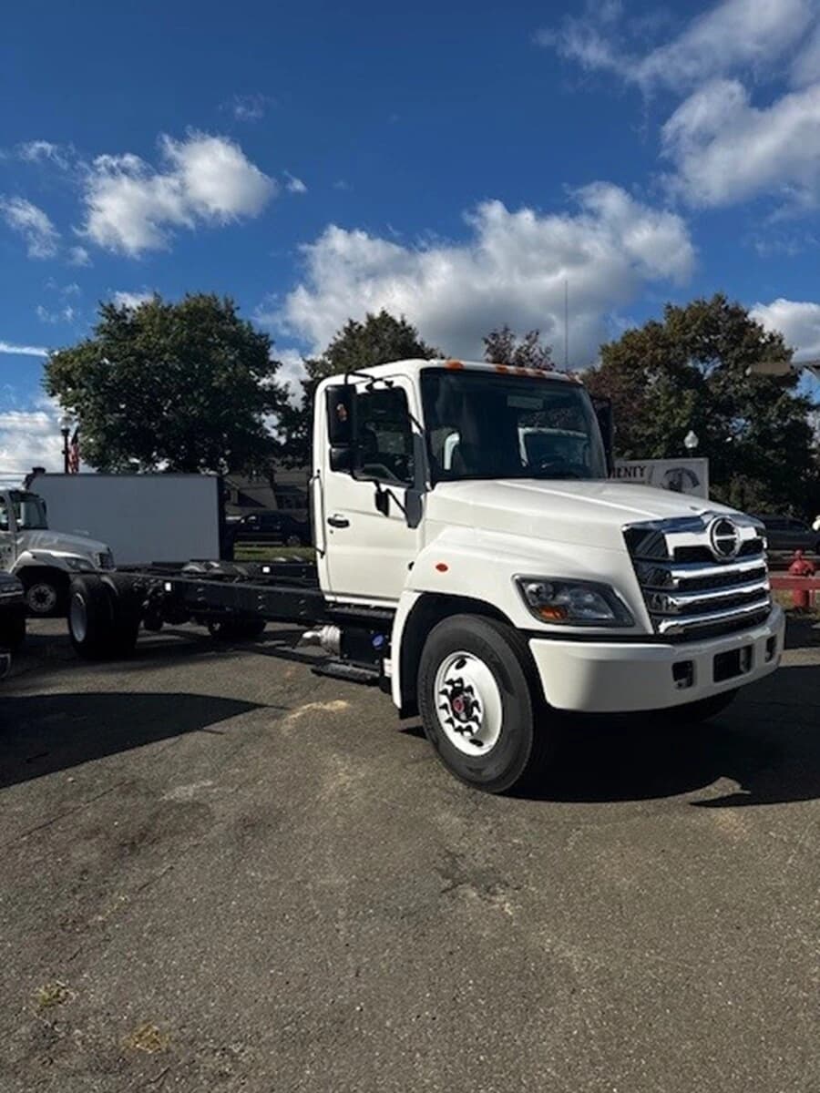 2025 Hino L6 — photo 4