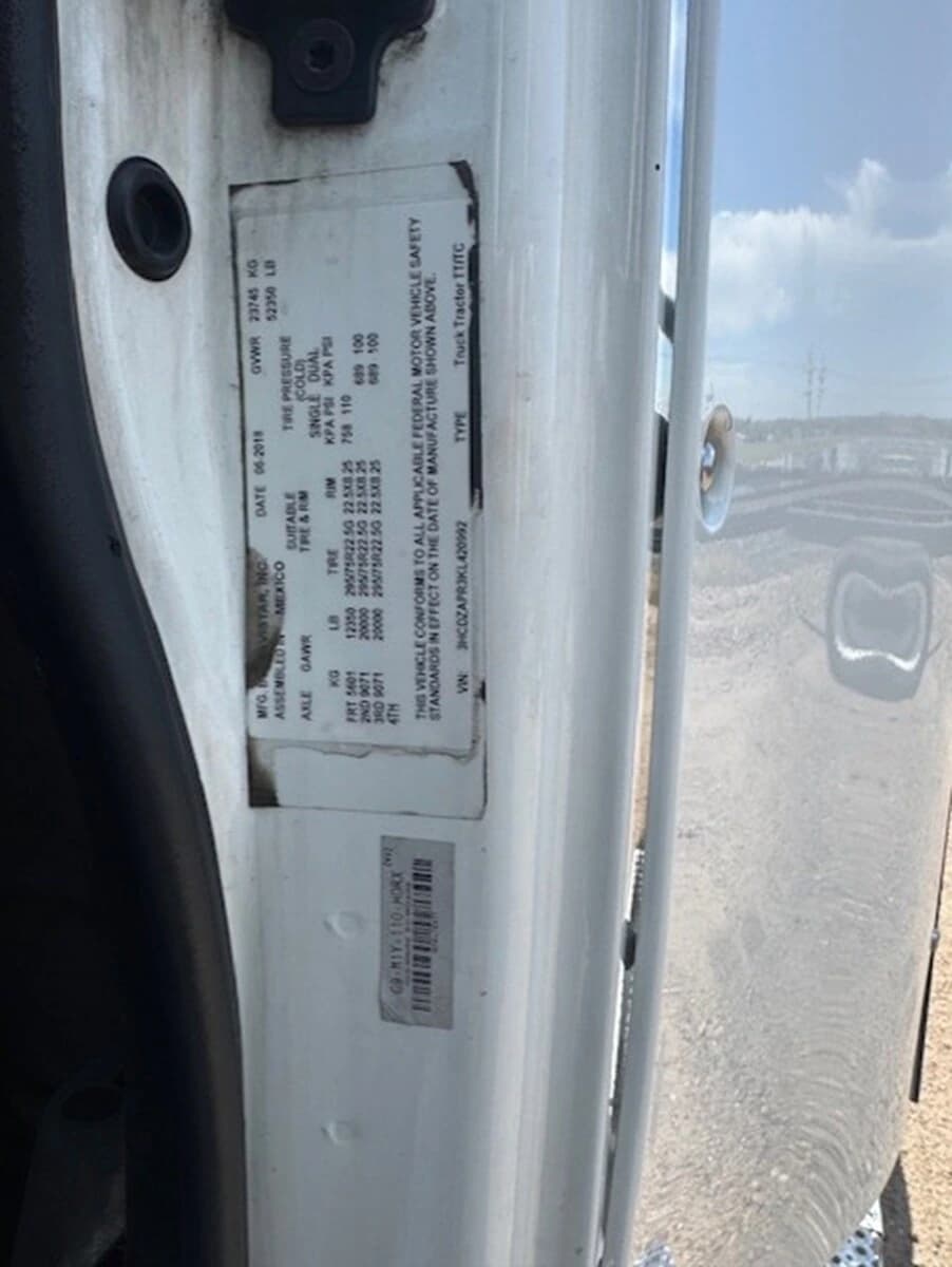 2019 International LT — photo 13