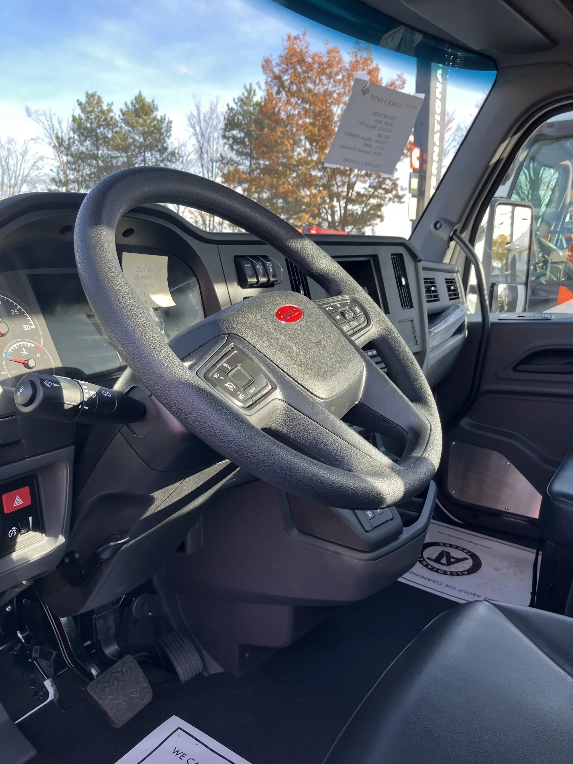 2025 Peterbilt 536 — photo 15