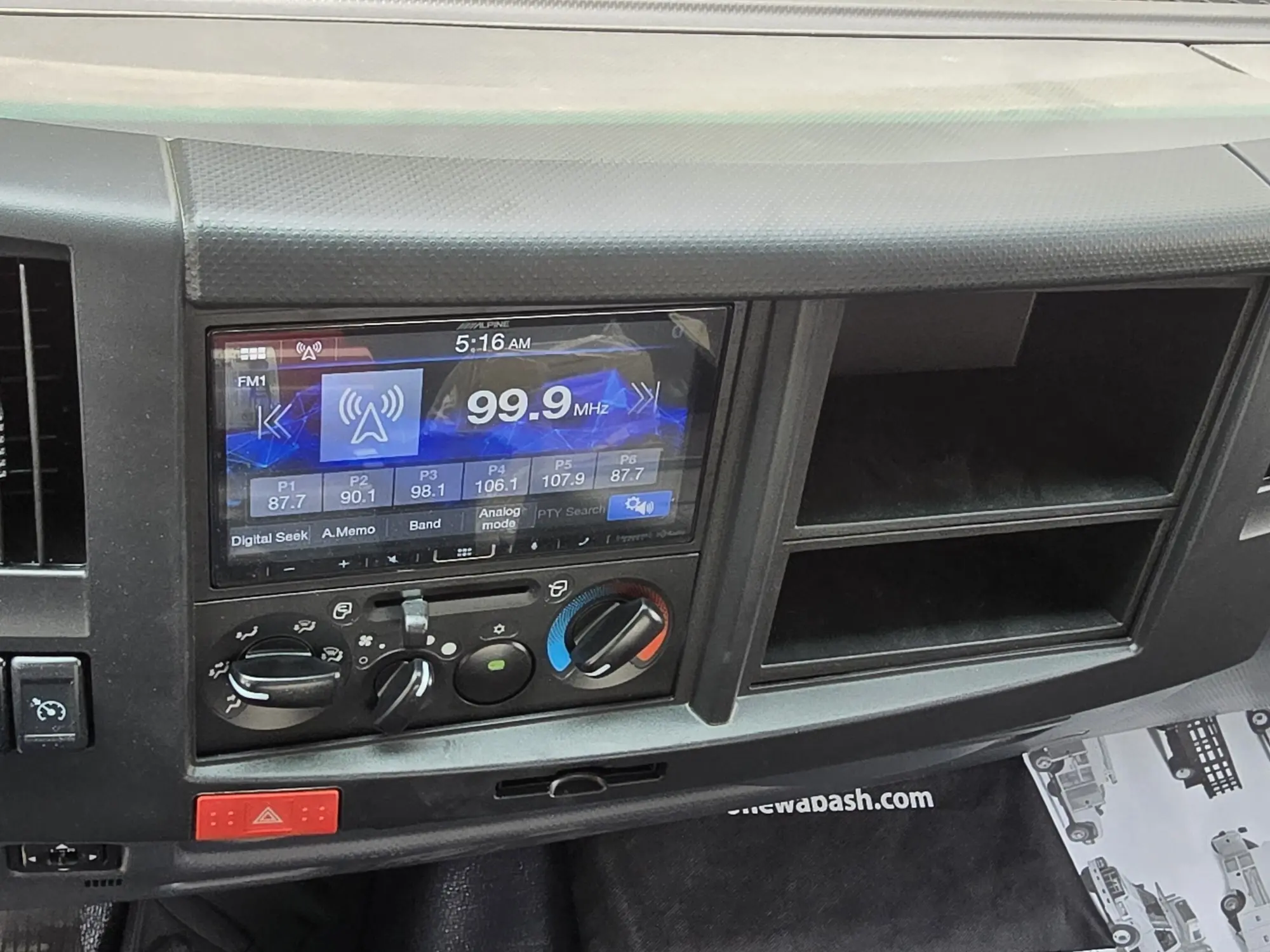 2025 Isuzu FVR — photo 15