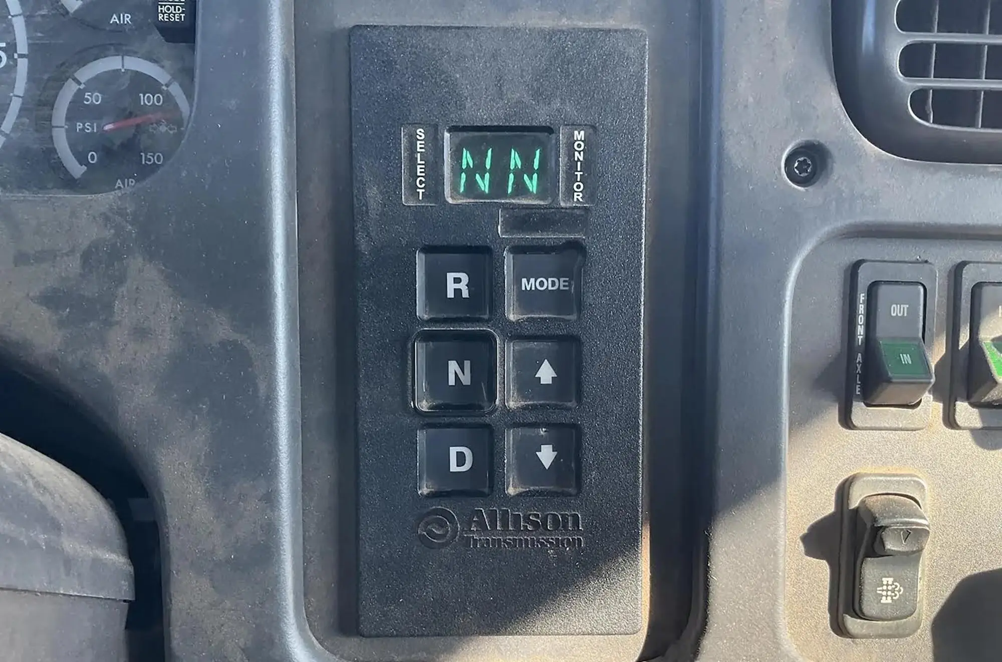 2008 Freightliner M2 106 — photo 7