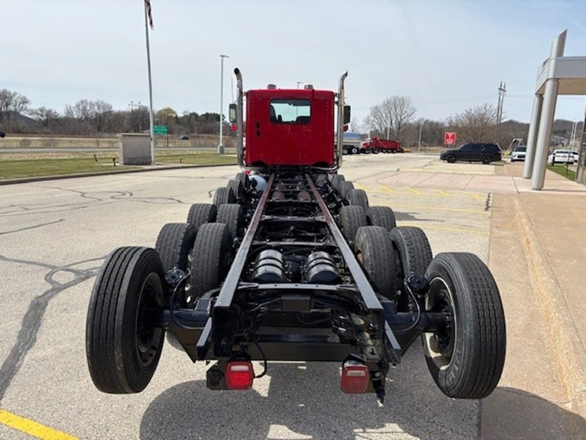 2021 Freightliner 122SD — photo 6