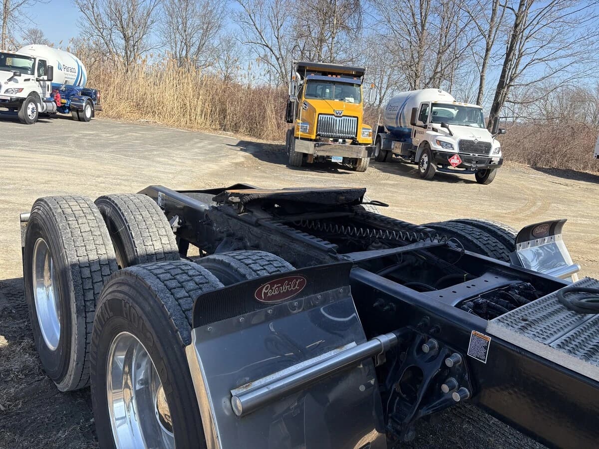 2018 Peterbilt 389 — photo 10