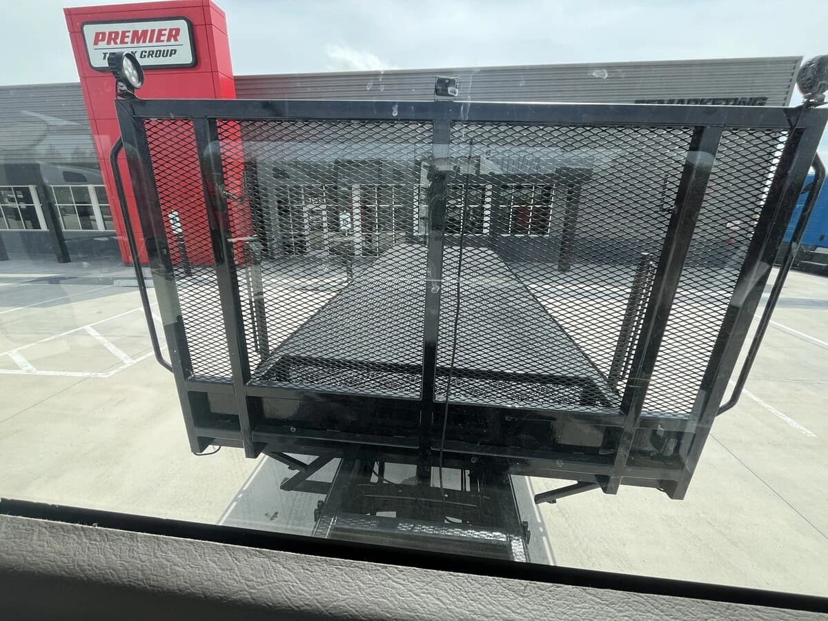 2017 Freightliner 114SD — photo 24