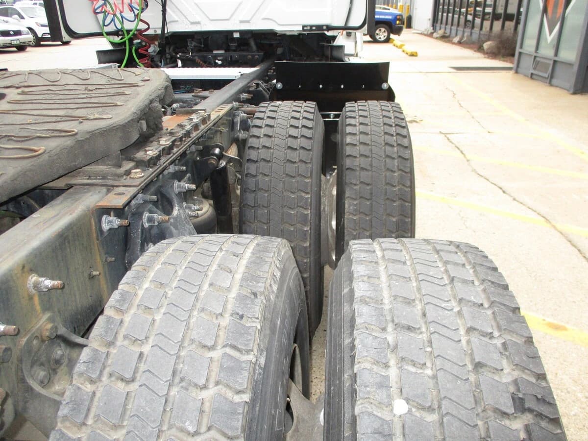 2019 International LT — photo 10