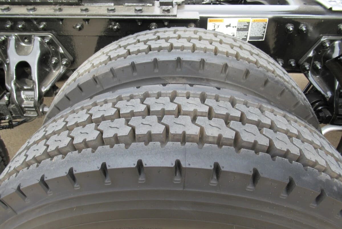 2023 Kenworth T680 — photo 13