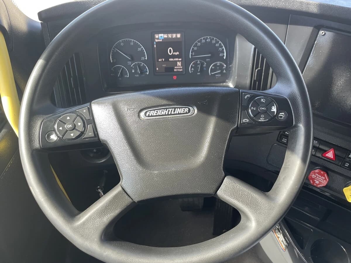 2024 Freightliner Cascadia — photo 22