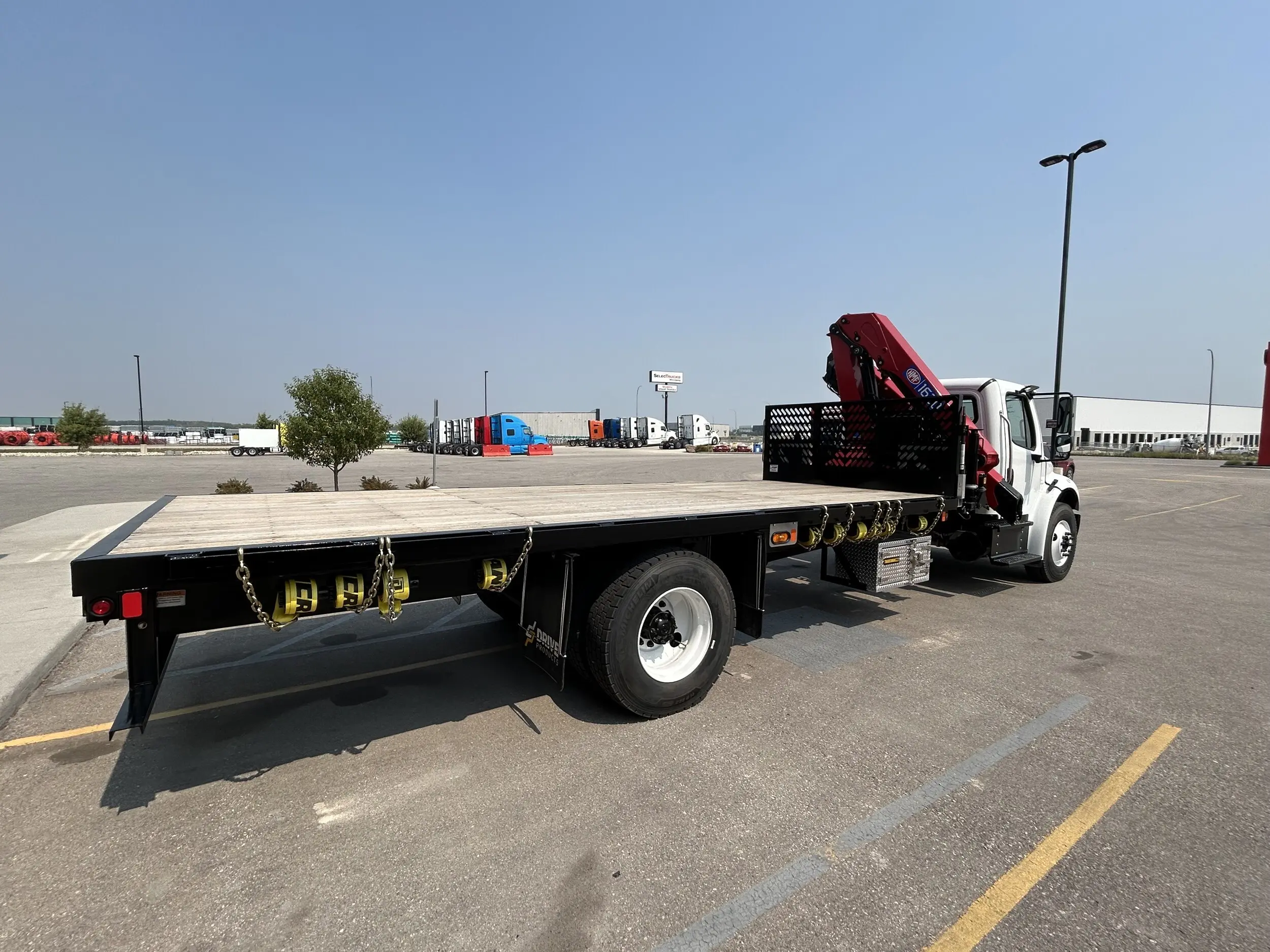 2025 Freightliner M2 106 — photo 5