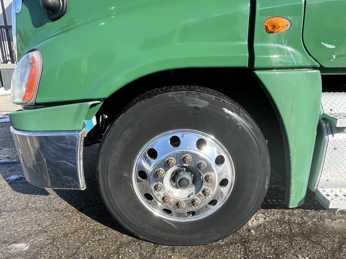 2012 Freightliner Cascadia — photo 14