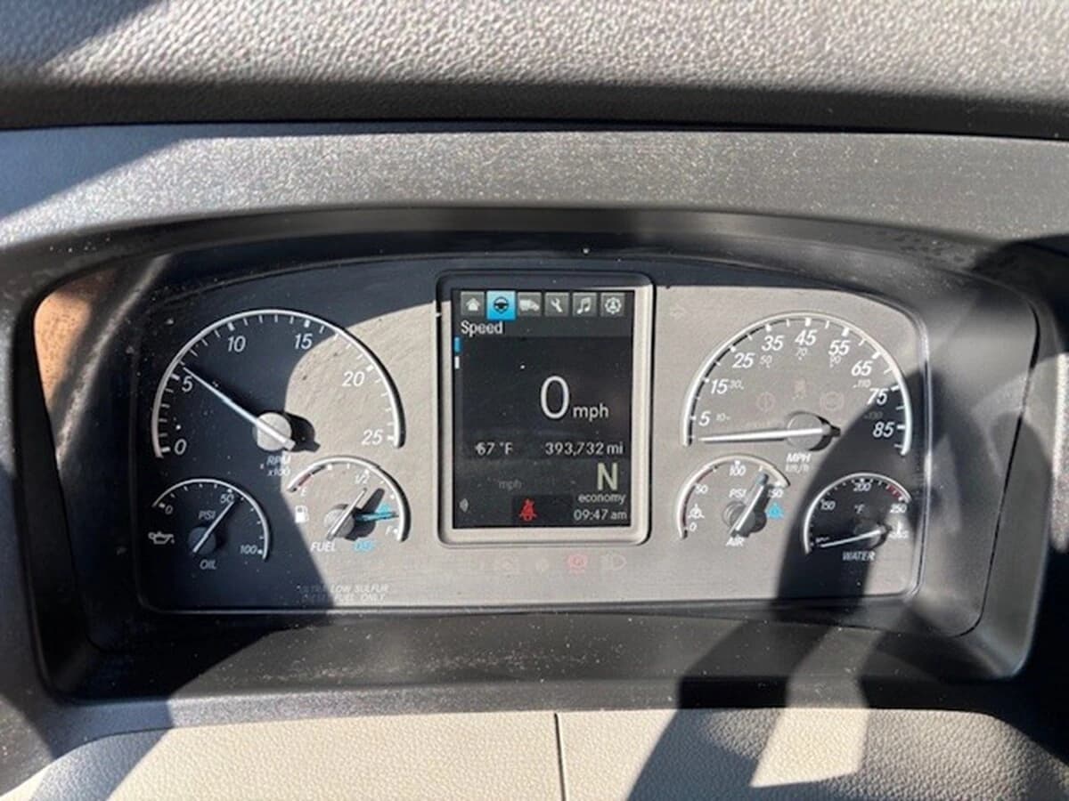 2019 Freightliner Cascadia — photo 14