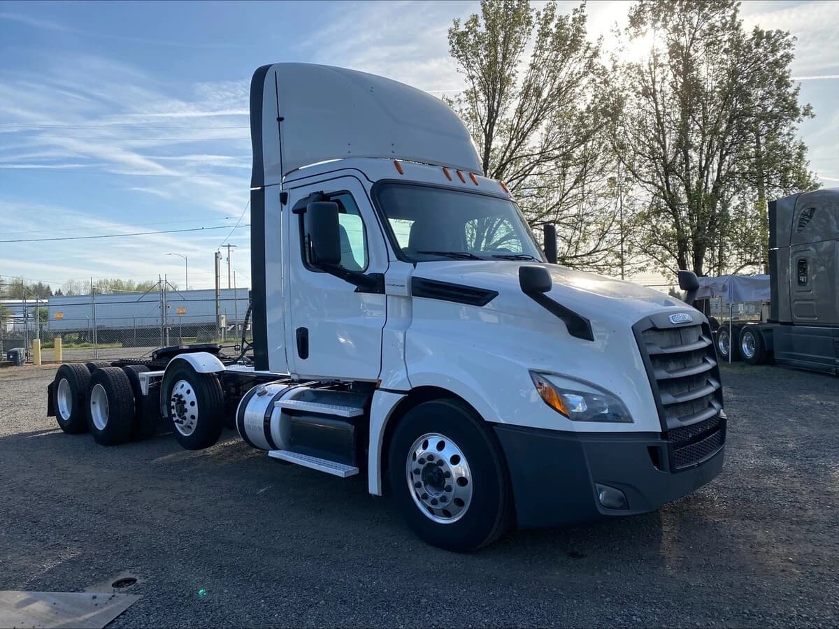 2019 Freightliner Cascadia — photo 7
