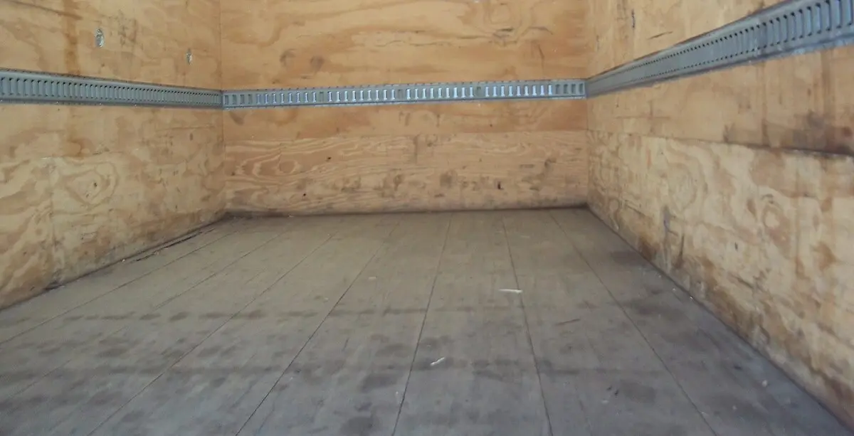 2018 Isuzu NPR — photo 9