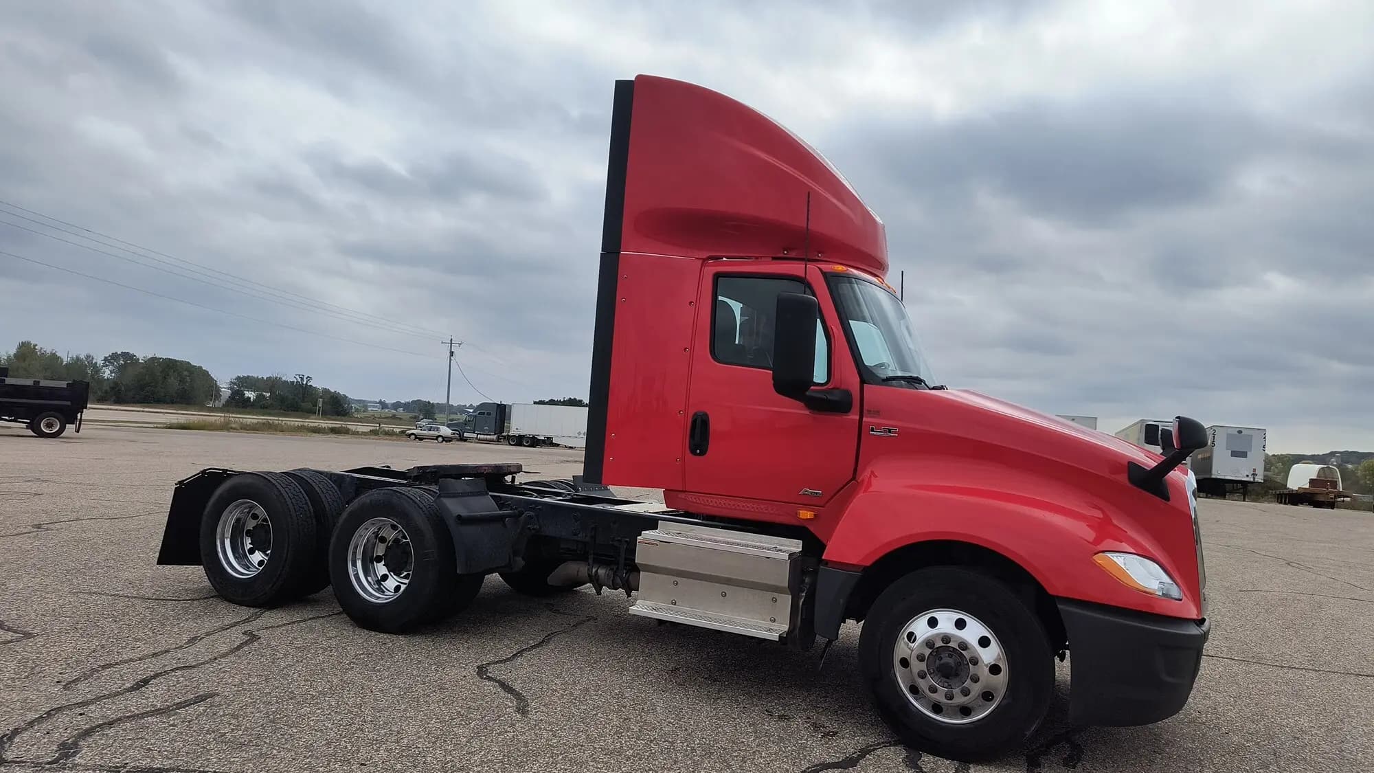 2020 International LT — photo 3