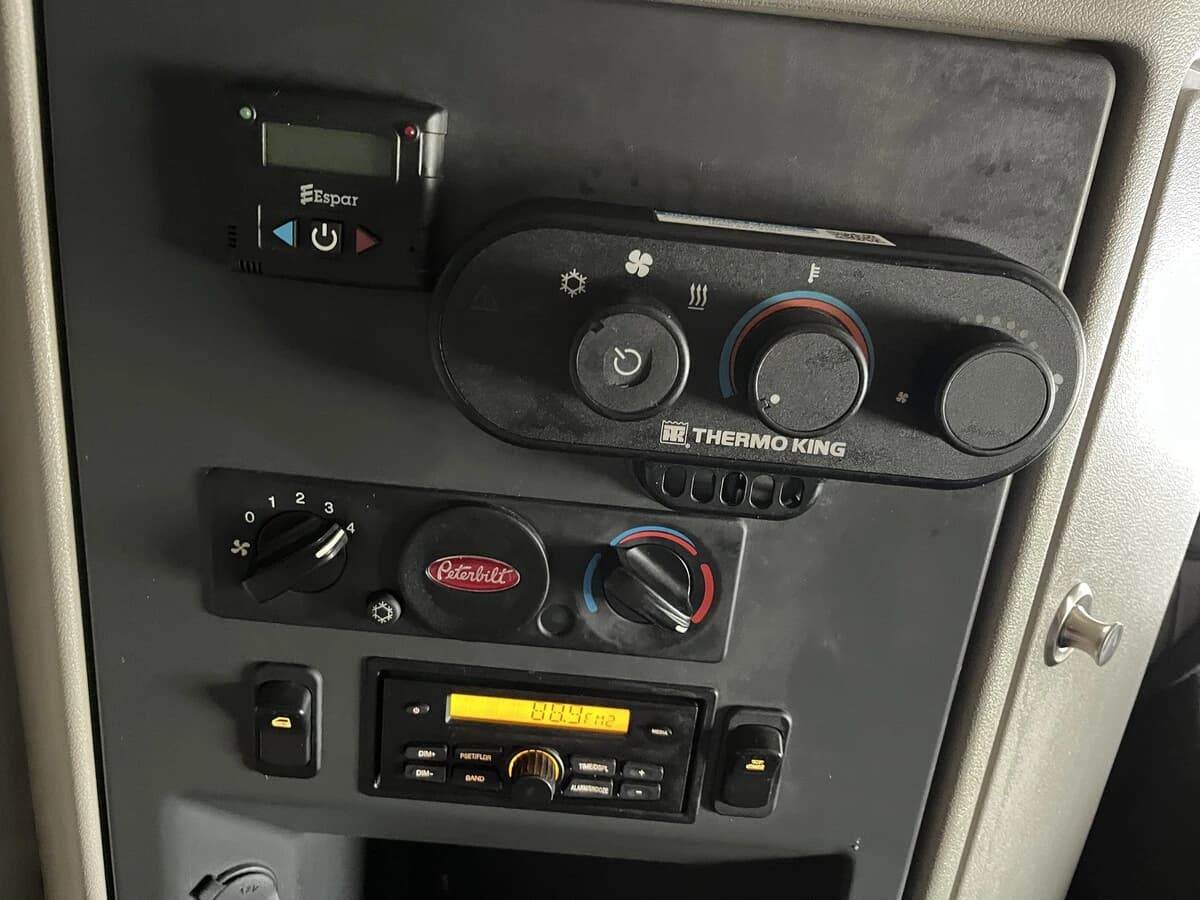 2023 Peterbilt 579 — photo 27