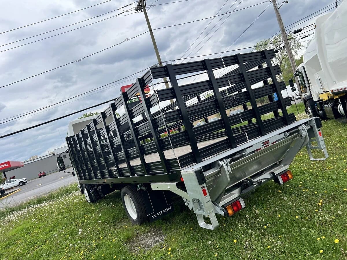 2025 Isuzu NRR — photo 7