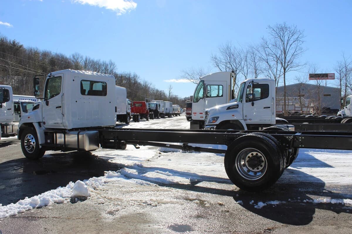 2025 Hino L6 — photo 6