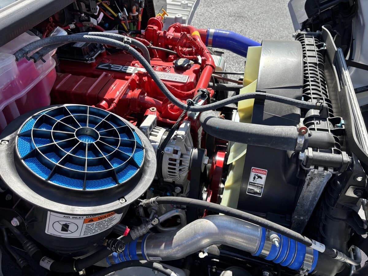 2025 Freightliner M2 106 — photo 16