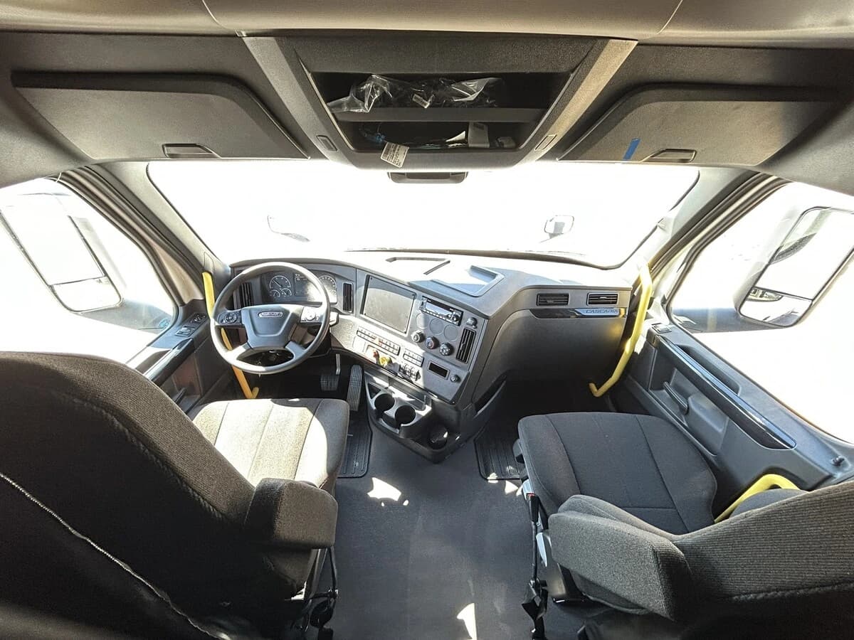 2026 Freightliner Cascadia — photo 22