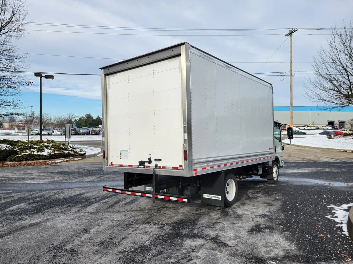 2025 Isuzu NPR — photo 3