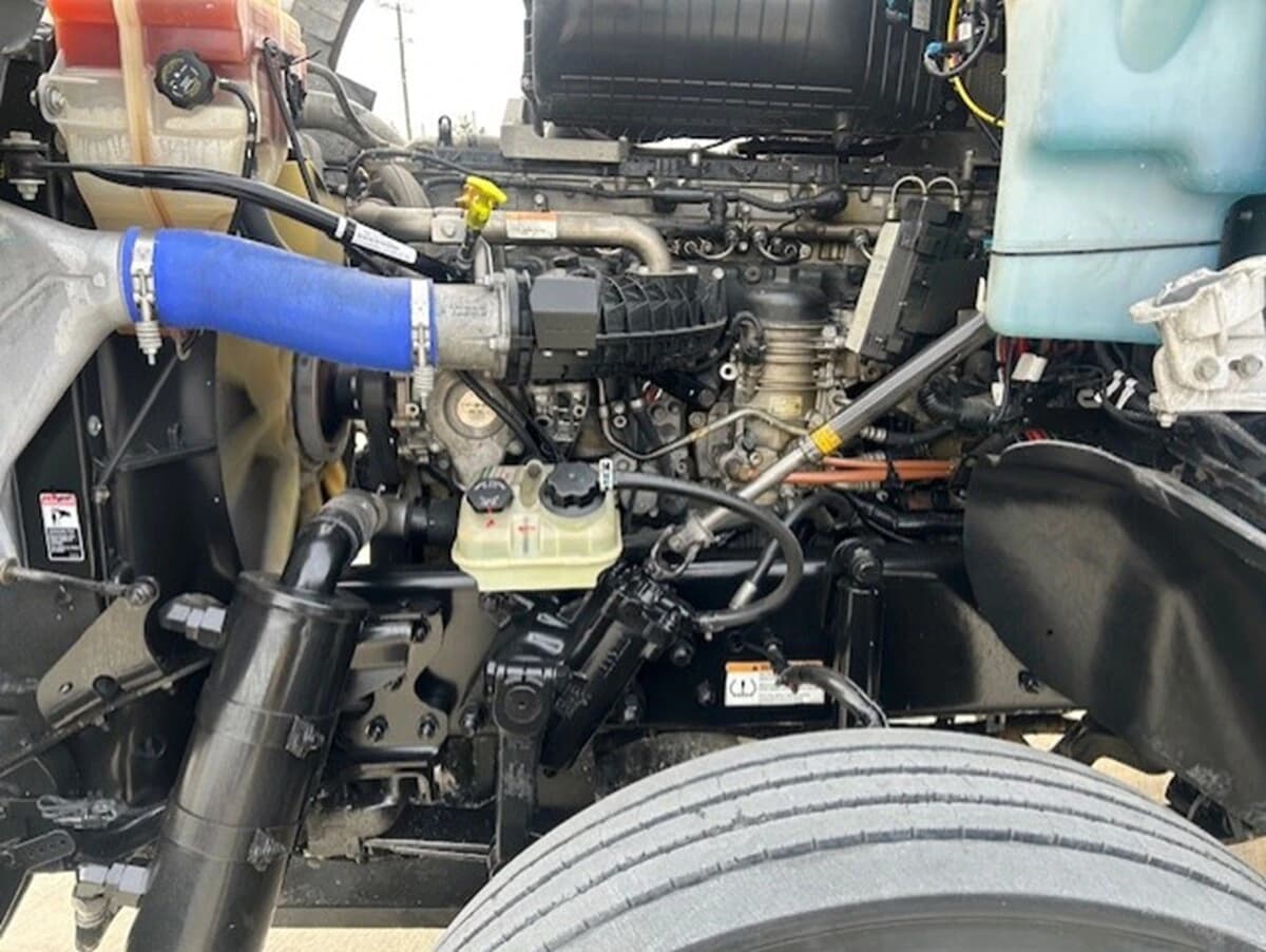 2021 Freightliner 122SD — photo 14